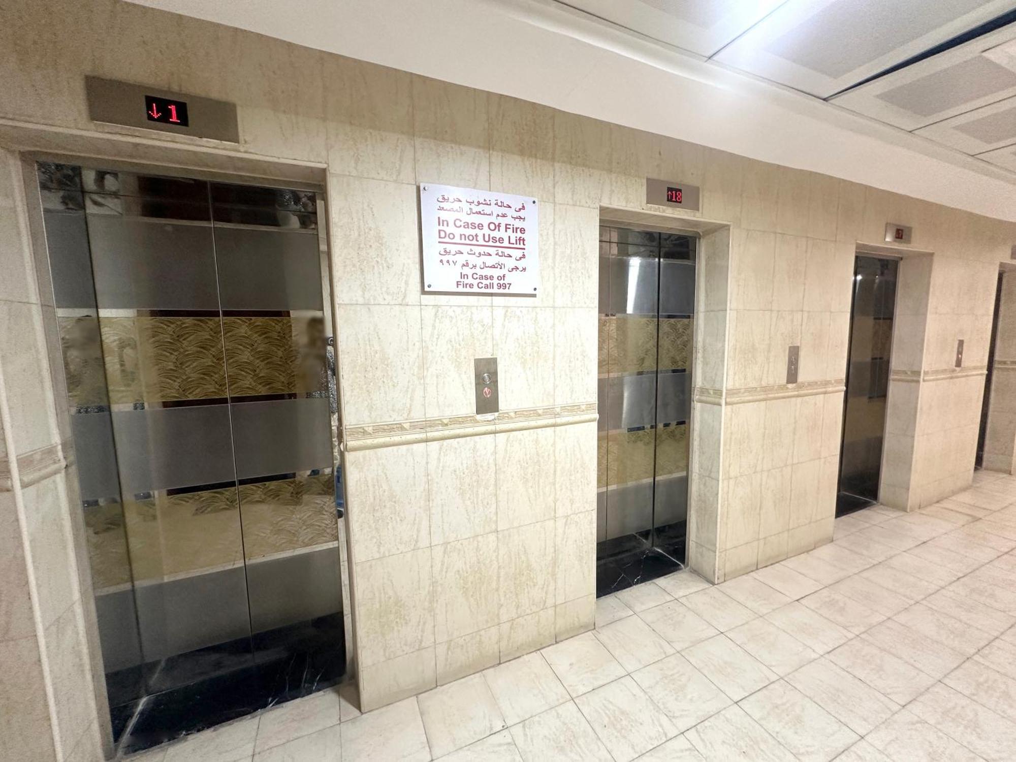 Canvas Partition In Barsha Heights Near Metro Homestay