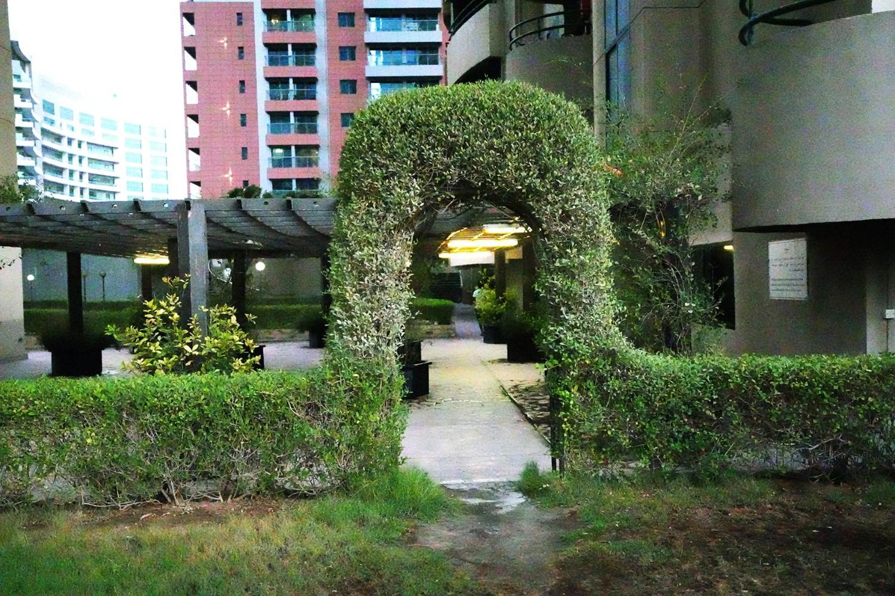Canvas Partition In Barsha Heights Near Metro Homestay